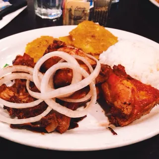 Pollo Frito con Cebolla