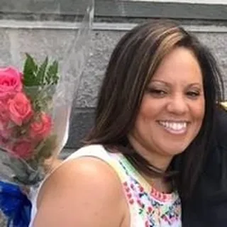 Kim H.