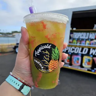 I got the 24 ounce in Merna Berry Refresher. Minty like a mojito. I'm glad she told me about the non dairy flavors!