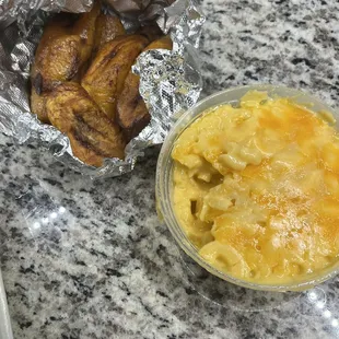 Mac N Cheese &amp; Plantains