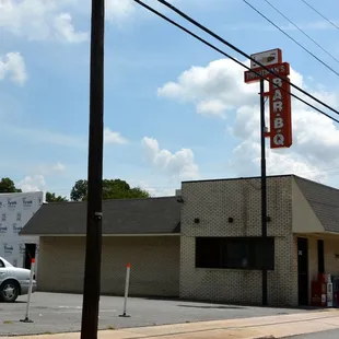 a view of the outside of a restaurant