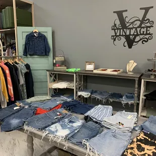 Vintage trendy clothing !