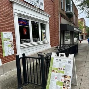 Entryway with outdoor patio area
