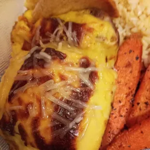 a cheeseburger and sweet potato wedges