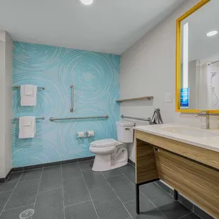 Guest room bath