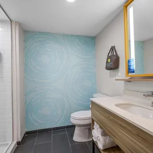 Guest room bath
