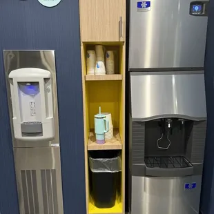 Water bottle fill station and ice!