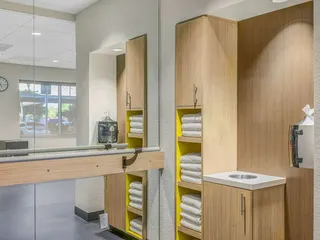 Tru by Hilton Lathrop