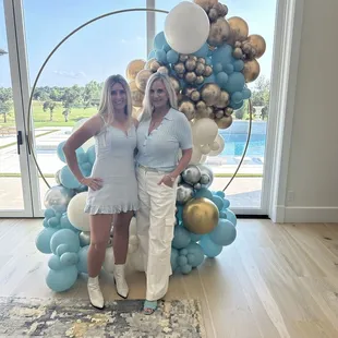 Deluxe garland w/ gold hoop