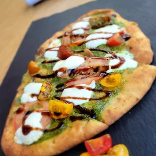 Caprese flat bread