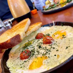 Pesto baked eggs