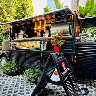 a black food truck