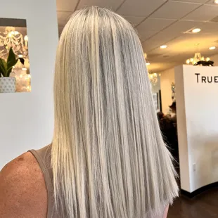 From Frizzy to Gorgeous! 
by Tarana 
@newlookbytarana