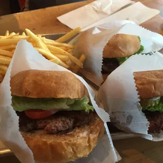 Catering 12 Cheesy True Burgers