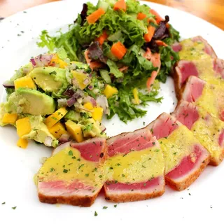 Seared Ahi Tuna*