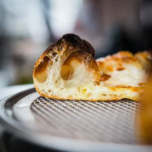 Light, airy and crispy crust