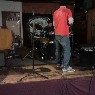 Band setting up