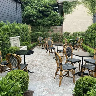 ramen and noodles, outside