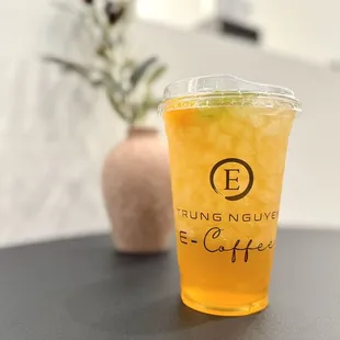 Peach Tea - WAY TOO MUCH ICE!!! ?? Are you selling me ice or are you selling me tea?? Haha