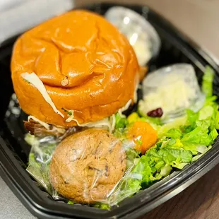 Barbacoa sandwich with Bistro Cookie and bistro side salad