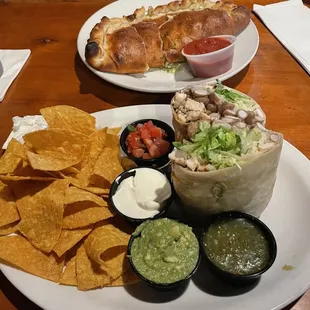 Chicken wrap and calzone were hit, fresh and delicious!