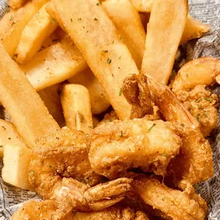 Jumbo Shrimp Basket w/ Cajun Steak fries