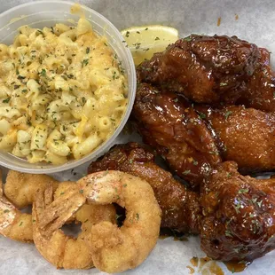 Surf &amp; Turf - 6 Wings &amp; 3 Piece Shrimp Combo (with sweet bang sauce) and macaroni and cheese