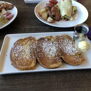 Traditional French Toast Breakfast