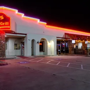 the outside of the restaurant