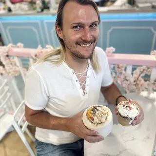 Artem R.