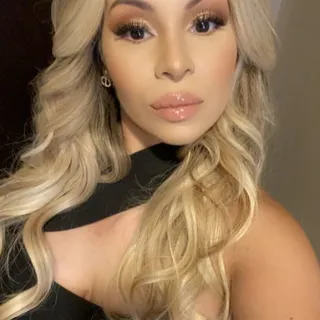 Nora C.