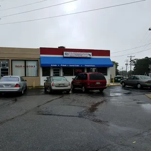 Sorry for the gray skies and rain. It's been dreary all day. This is a good place for seafood.