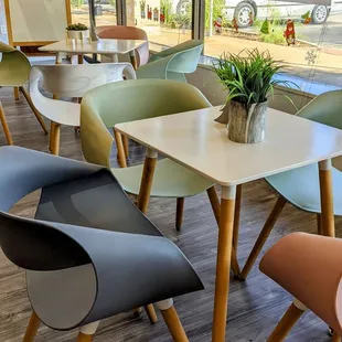 Nice table and chairs