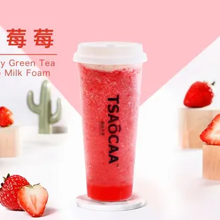 ice strawberry green with cheese foam