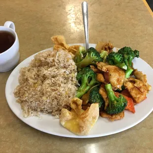Chicken broccoli with fried rice. Lunch special $6