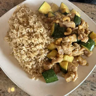 Cashew chicken with brown rice