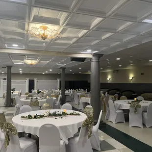 Beautiful space for up to 350 guests!