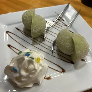 Green tea mochi ice cream