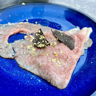 Wagyu beef and truffles with gold flakes (IG: deetang.la)