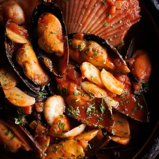 Spicy Tomato Mussel Nabe