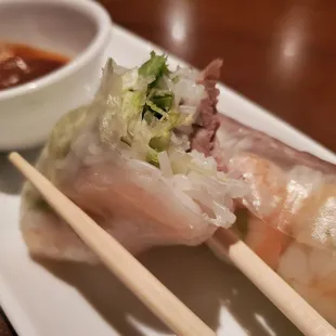 Spring rolls (goi cuon).