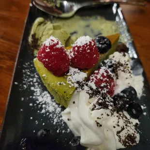 Green tea cheesecake w/ice cream