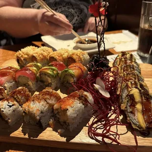 4 sushi rolls