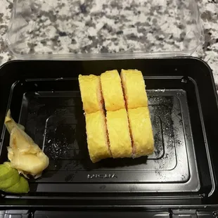 6 small bites of jazz roll standing up