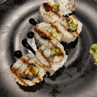 Eel &amp; Avocado roll
