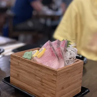 Hamachi Sashimi