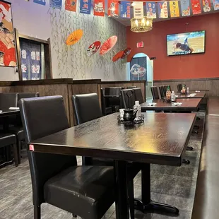 a table and chairs in a restaurant