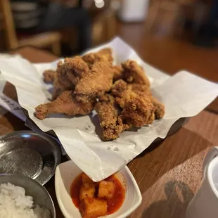 food, fried chicken, bbq wings, poultry, fried chicken wings, chicken, bbq chicken, chicken wings and fried chicken, chicken wings