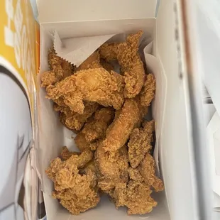Crispy fried chicken boneless