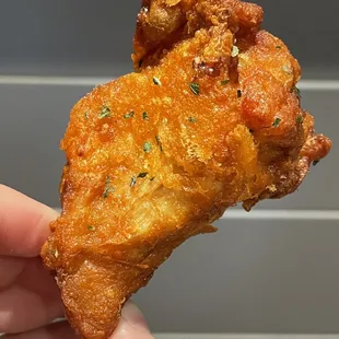 Ttobongee chicken wing